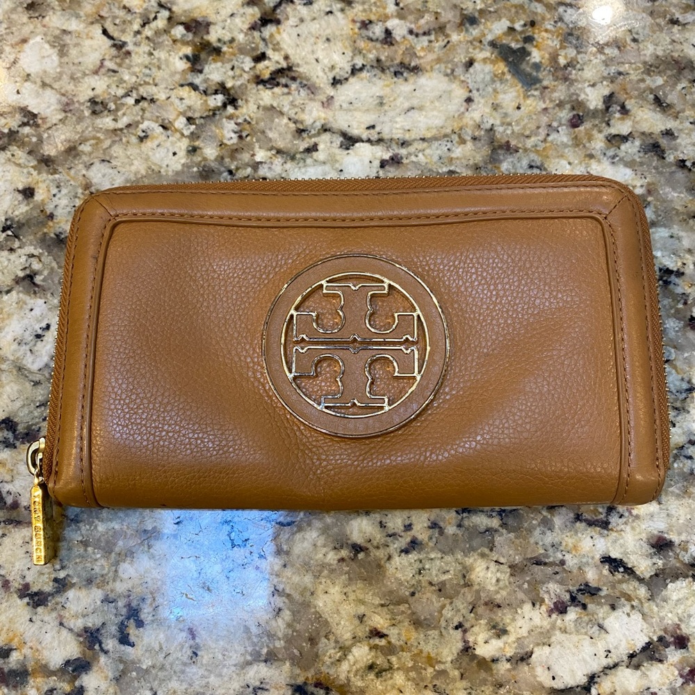 Tory Burch wallet